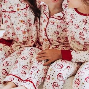 🎅St. Nick’s SweetHoney 2 piece pajama set!